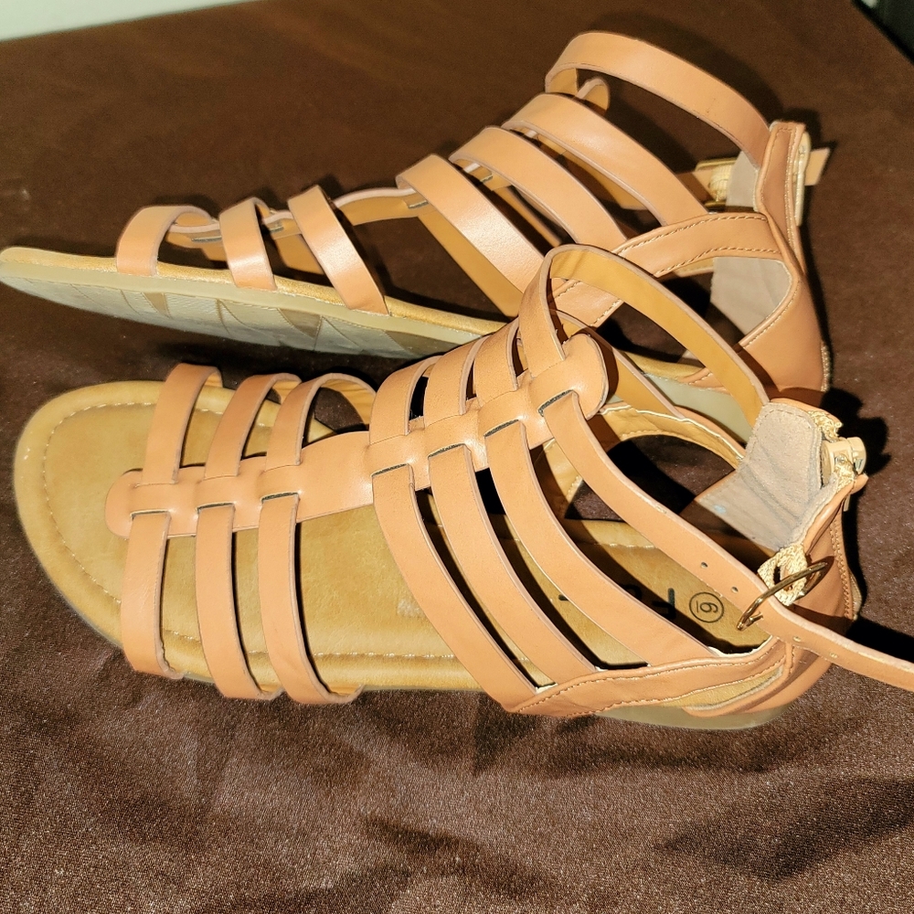 Ladies sandals ( not in original box)